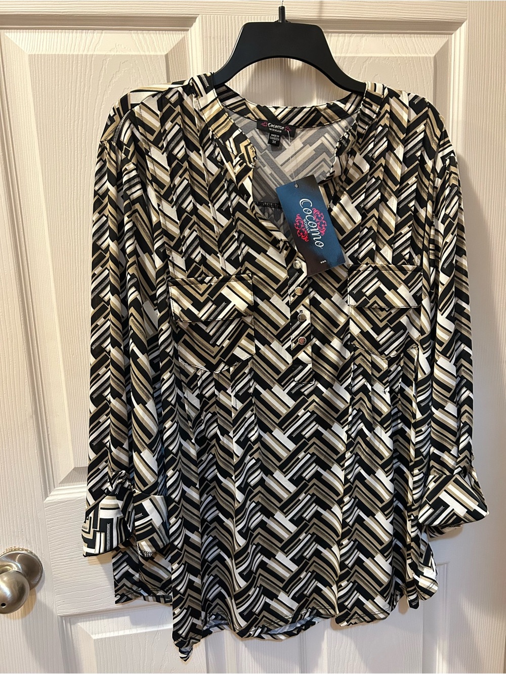 Cocomo Woman 3X Black, White & Gold Geometric Button-Front Women's Top NWT